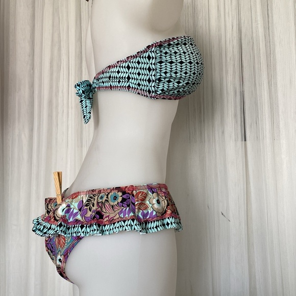 Cosita Linda colourful bikini! Bandeau Size L. Bottom Size XL. Ruffle, beads - Picture 6 of 13